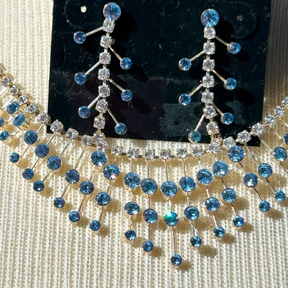 2 PIECE BLUE RHINESTONE AND CLEAR SET SM BLUE DROPS WITH CLEAR /SILVER - Picture 12 of 16
